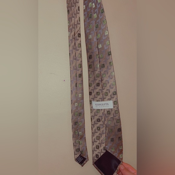 Concepts by Claiborne Men’s Silk Tie Grey Green Geometric Design 58” - Picture 5 of 5